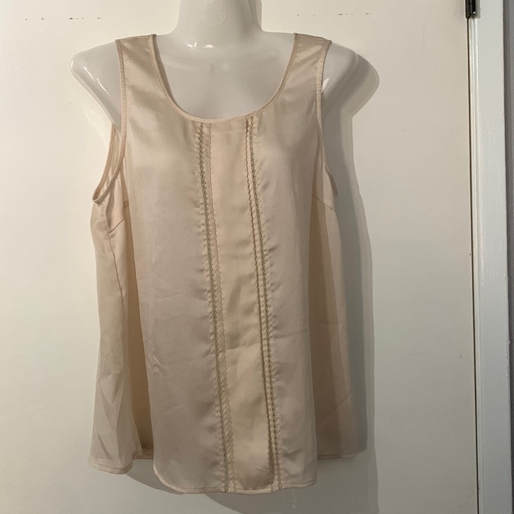 Sleeveless float blouse!
